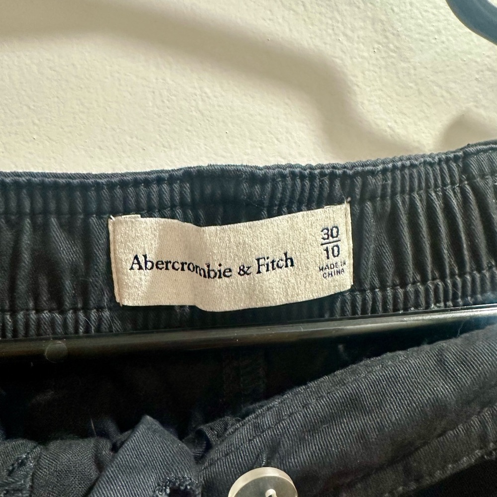 Abercrombie & Fitch Women’s Black Cargo Pants - Utility Pocket Design - Picture 3 of 3